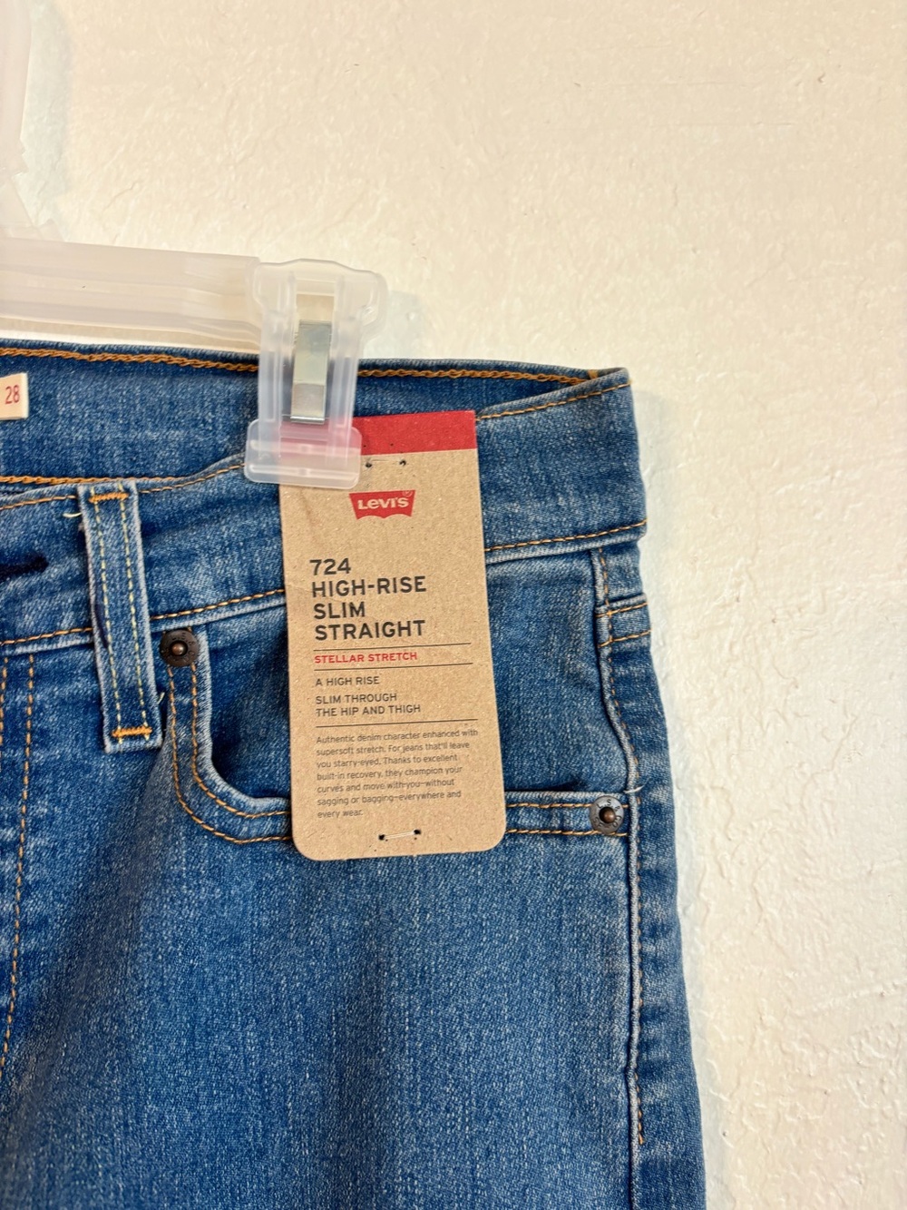 Levi’s 724 High-Rise Slim Straight Jeans NWT